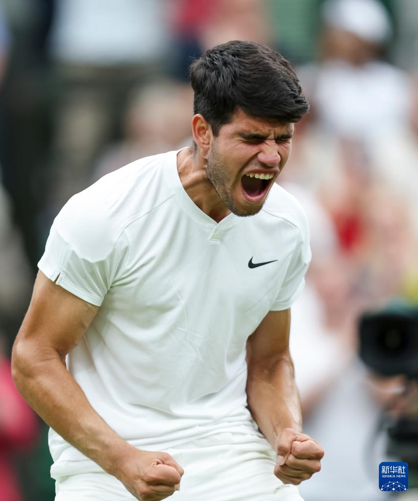 包含英国网球队血洗欧洲网球队，阿尔卡拉斯三分雨点燃全场的词条