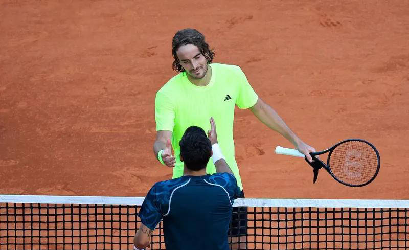 米兰体育下载-意大利网球队完胜日本网球队,西西帕斯完成帽子戏法