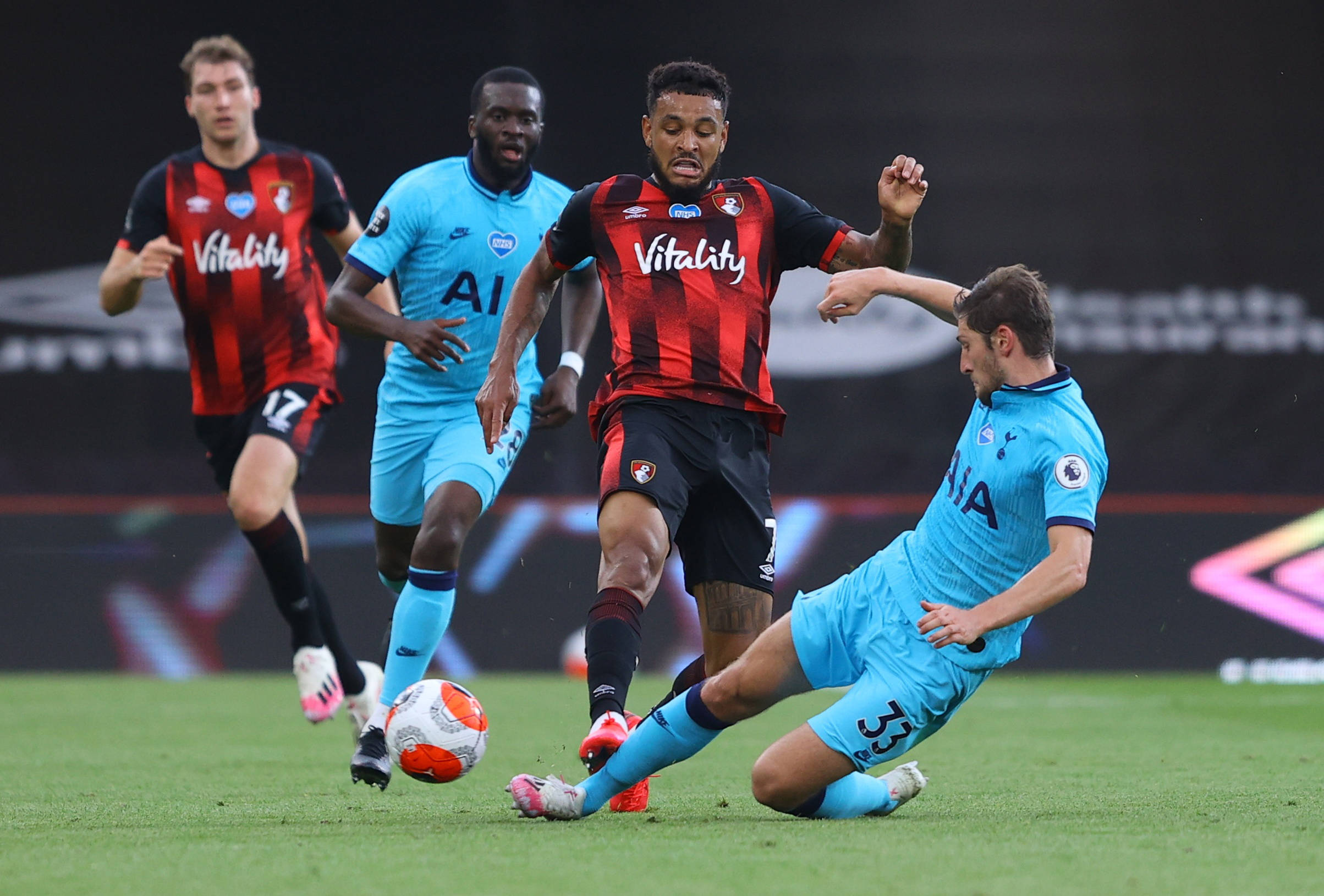 伯恩茅斯疯狂追分,逼近欧冠区的简单介绍 伯恩茅斯疯狂追分,逼近欧冠区的简单介绍