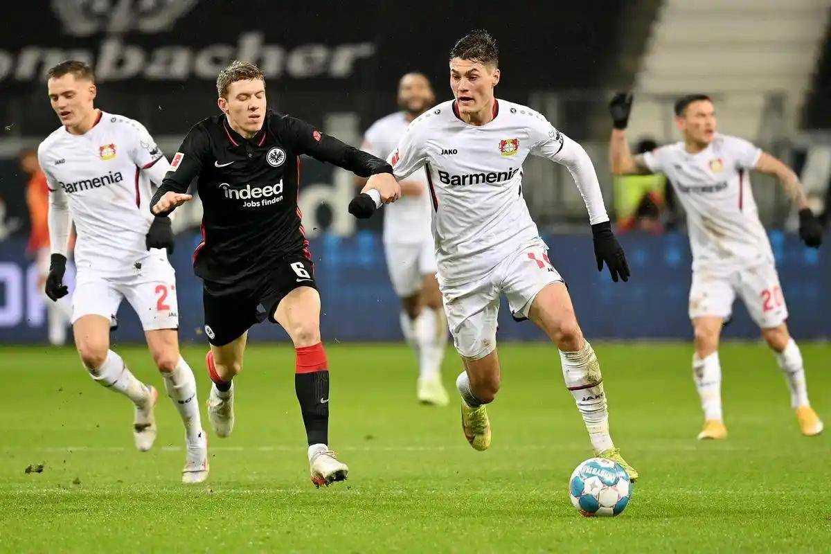 米兰体育app-法兰克福主场轻取对手，冲击欧冠资格的简单介绍