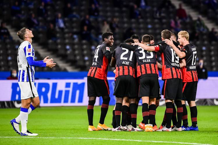 法兰克福主场轻取对手，冲击欧冠资格的简单介绍