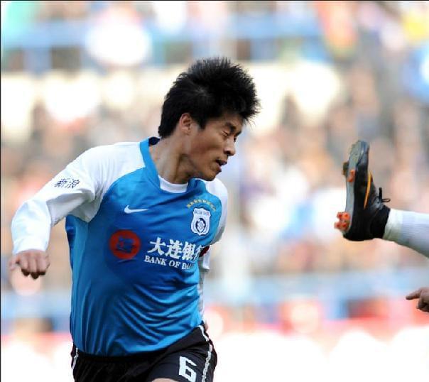 ac米兰-大连实德主场击败卓尔，保级前景一片光明