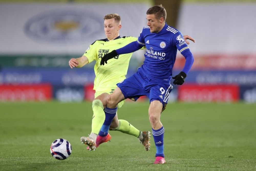 诺里奇客场爆冷击败曼联，取得意外胜利