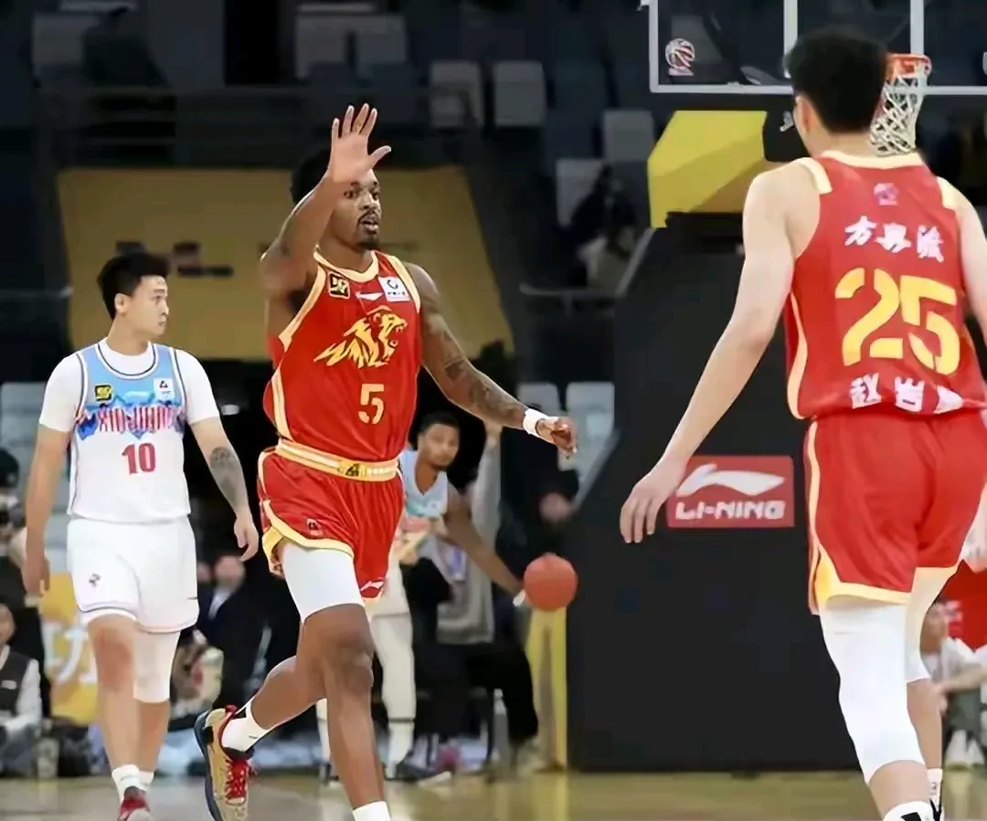 青岛队备战辽宁男篮，期待全队发挥的简单介绍