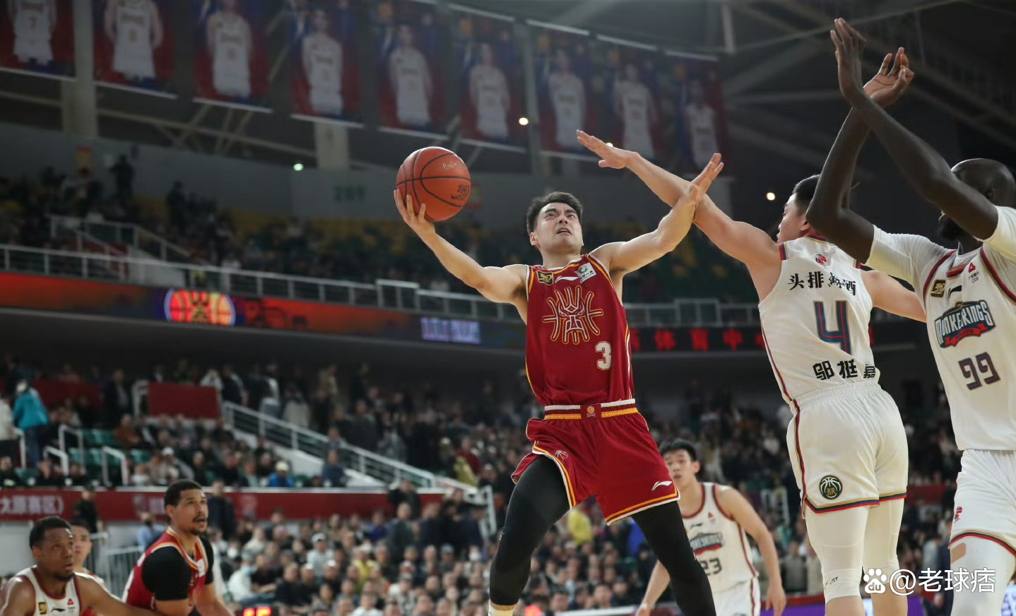 山西队在主场失利，球员们无奈叹息的简单介绍