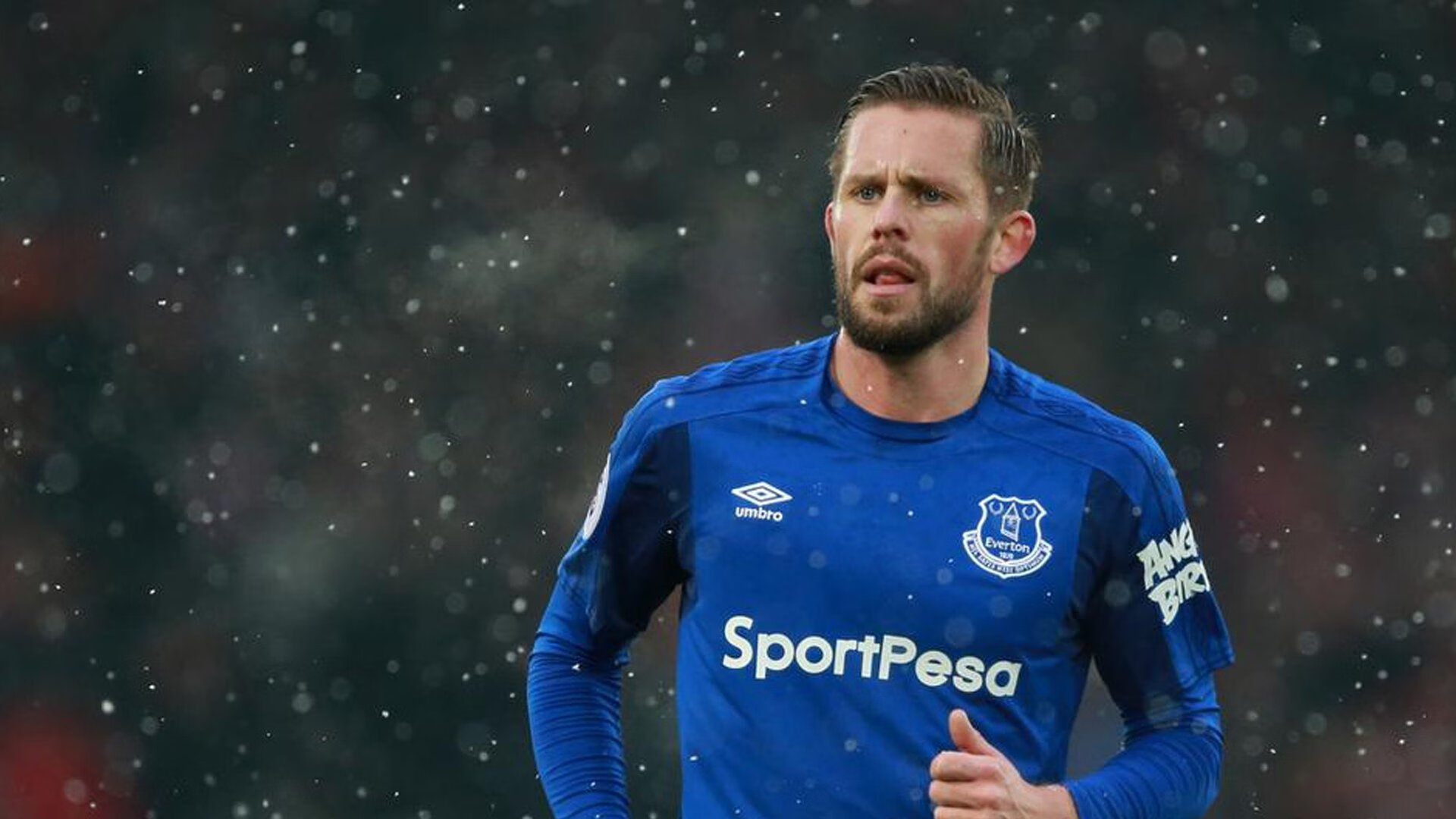 纽约德比之夜，利拉德跨越里程碑，当传奇脚步踏过布鲁克林