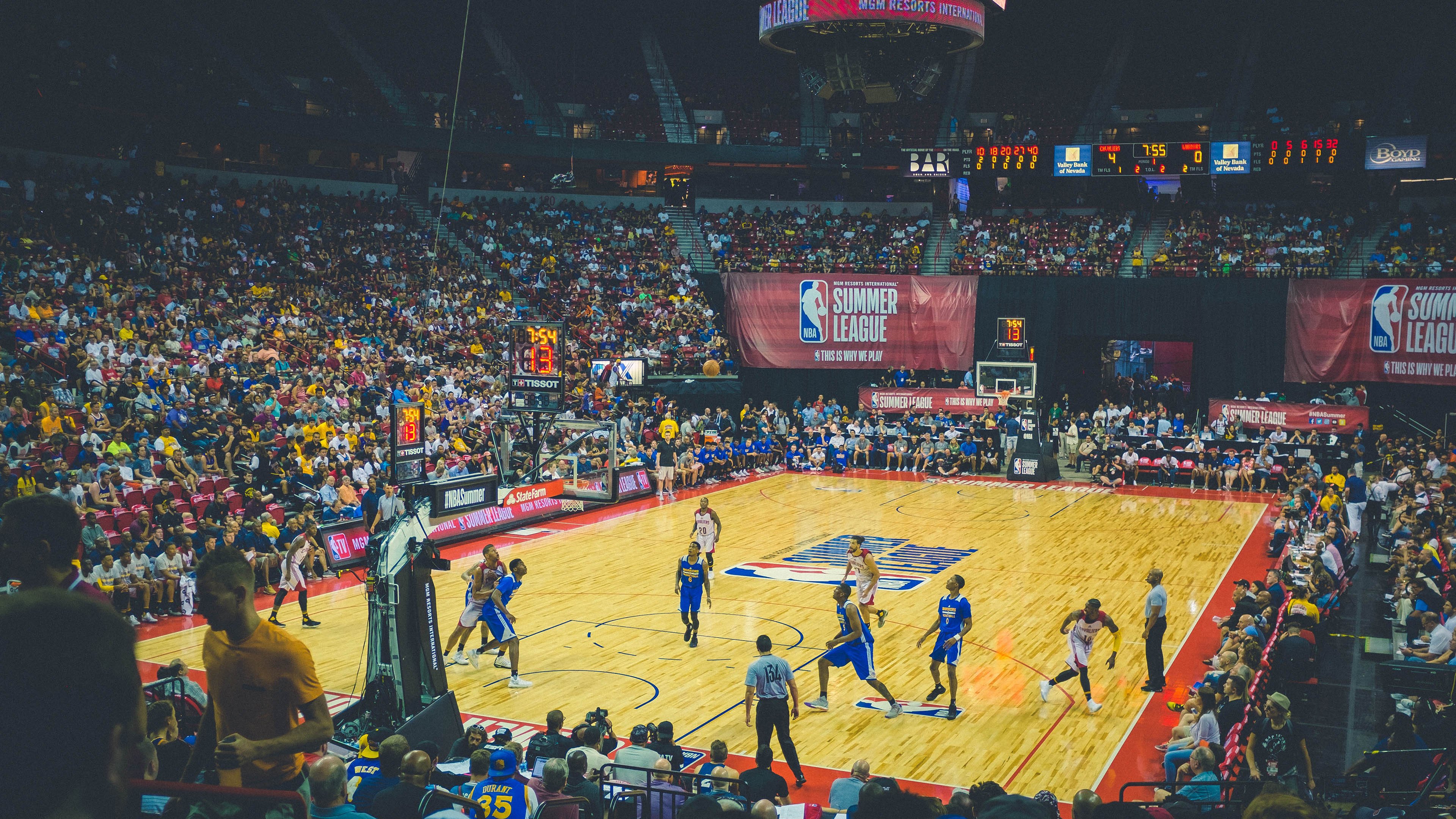 橙衣铁闸，德里赫特的非典型主宰—当几内亚的狂想曲在丹麦童话前哑然失声